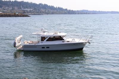 BOATZON | Cutwater C30 Sedan 2024