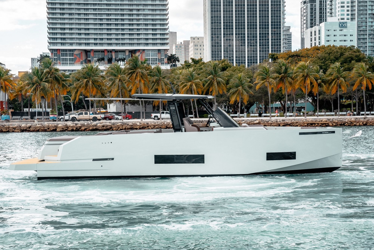 2025 De Antonio Yachts D42 Open - Sold Boat