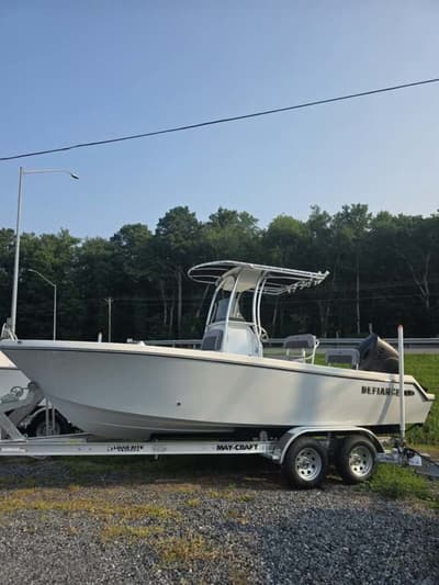 BOATZON | Defiance 210 Catalina 2027