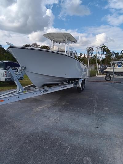 BOATZON | Defiance Boats 240 Catalina 2026