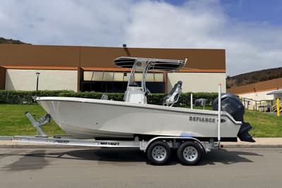 BOATZON | Defiance Catalina 210 2026