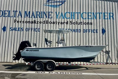 BOATZON | Defiance Catalina 240 2025
