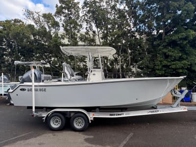 BOATZON | Defiance Catalina 240 2026