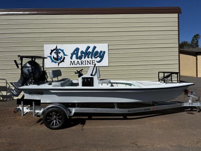 BOATZON | Delta Boatworks D18 CC Guide Series GUIDE SERIES 2026