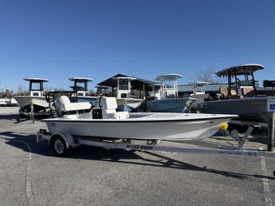 BOATZON | Delta Boatworks D18 CC Guide Series GUIDE SERIES 2026