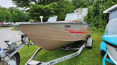 BOATZON | Discovery Marine 176 Wide Track 1994