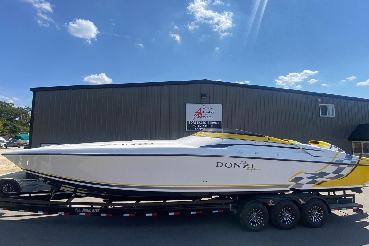 2001 Donzi 38 ZX - Sold Boat