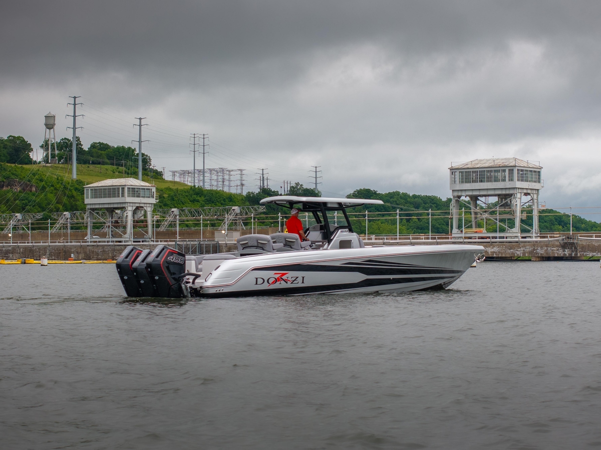 2025 Donzi 39 VRZ - Sold Boat