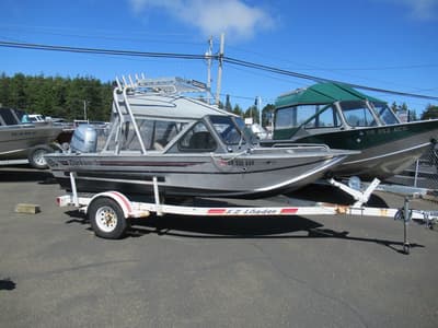 BOATZON | Duckworth Windshield 1995