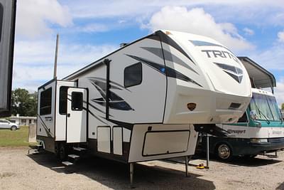 BOATZON | Dutchmen Voltage Triton 3551 2019