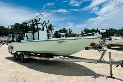 BOATZON | East Cape 25 Hybrid 2022