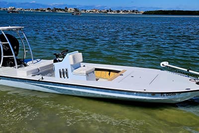 BOATZON | East Cape Vantage VHP 2022