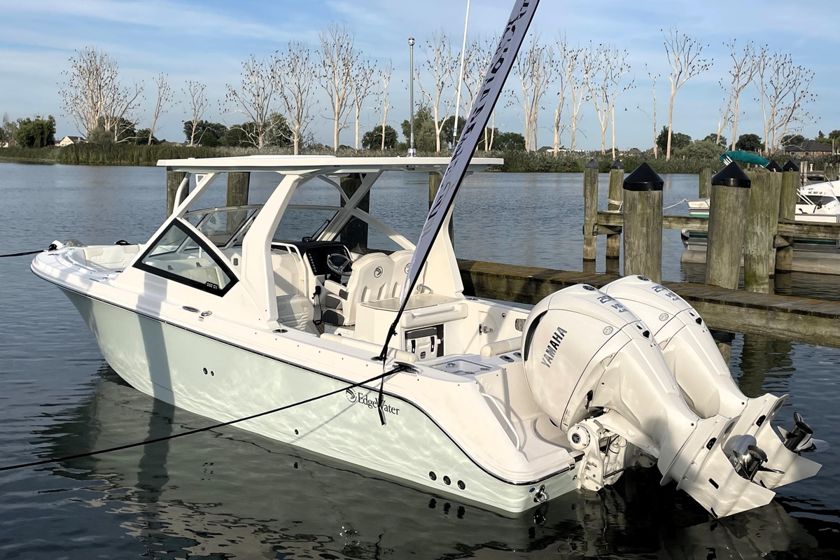 2025 Edgewater 262CX Crossover - Sold Boat