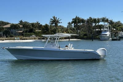 BOATZON | Edgewater 318CC 2017