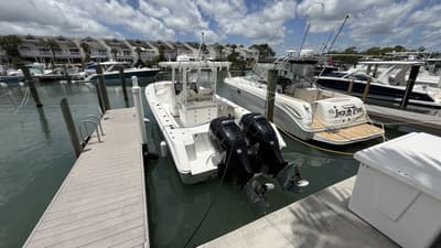 BOATZON | EdgeWater 320 CC 2017