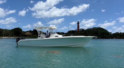BOATZON | EdgeWater 320 CC 2017