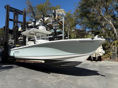 BOATZON | EdgeWater 320 CC 2019