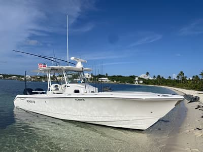BOATZON | EdgeWater 320CC 2016