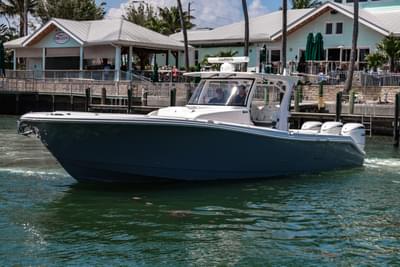 BOATZON | Edgewater 370CC 2025