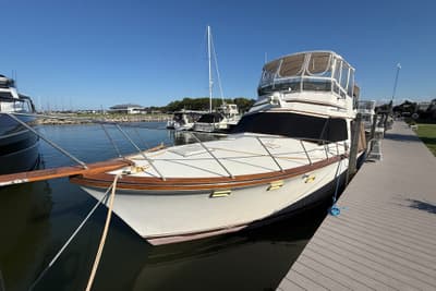 BOATZON | Egg Harbor 40 Sedan 1984