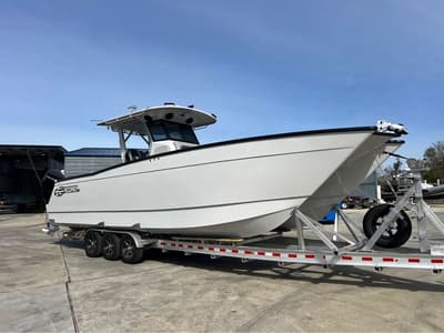 BOATZON | Encore Boat Works 33 CAT 2025