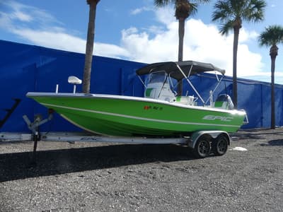 BOATZON | Epic 22 Sport Console 2015