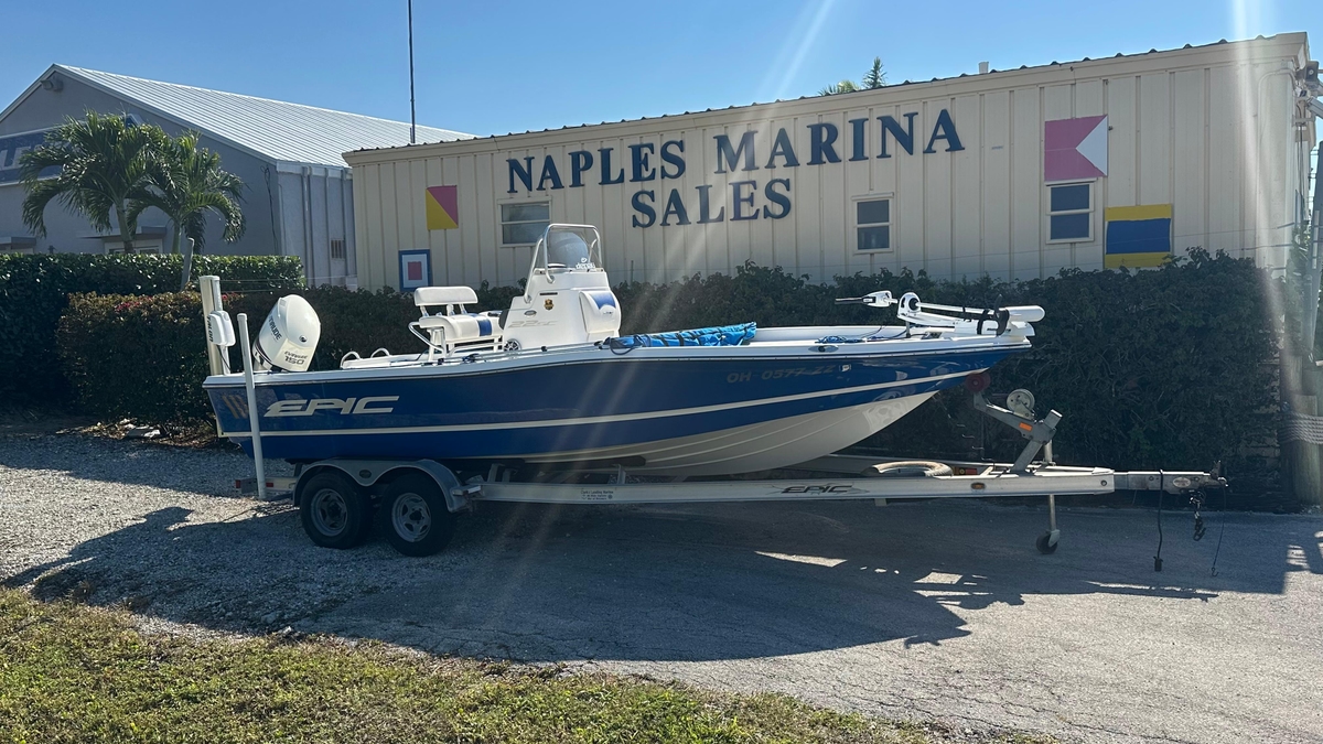 2015 Epic 22 Sport Console - Sold Boat