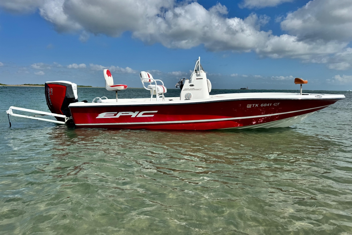 2015 Epic 22 Sport Console - Sold Boat
