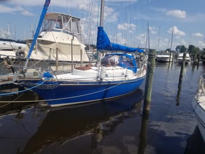 BOATZON | Ericson 31C Cruising 1977