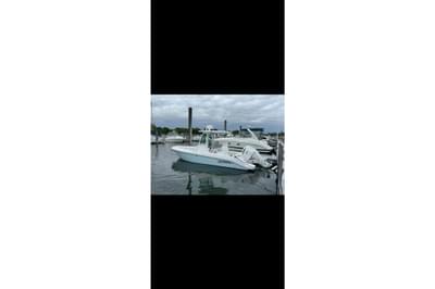 BOATZON | Everglades 235 Center Console 2023