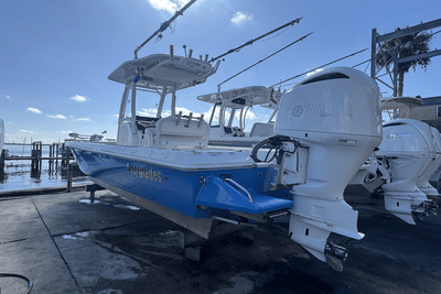 BOATZON | Everglades 243 CC 2021
