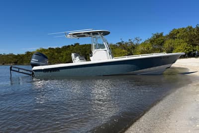 BOATZON | Everglades 243 Center Console 2017