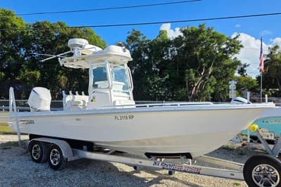 BOATZON | Everglades 243 Center Console 2018