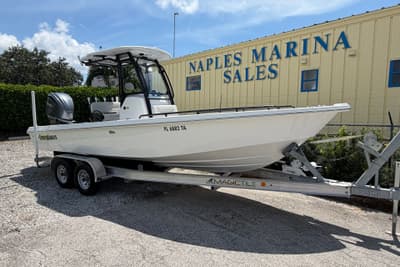 BOATZON | Everglades 243 Center Console 2021