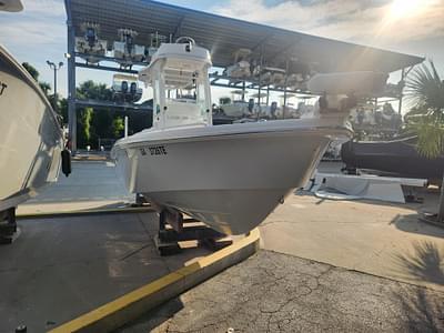 BOATZON | Everglades 243 Center Console 2021