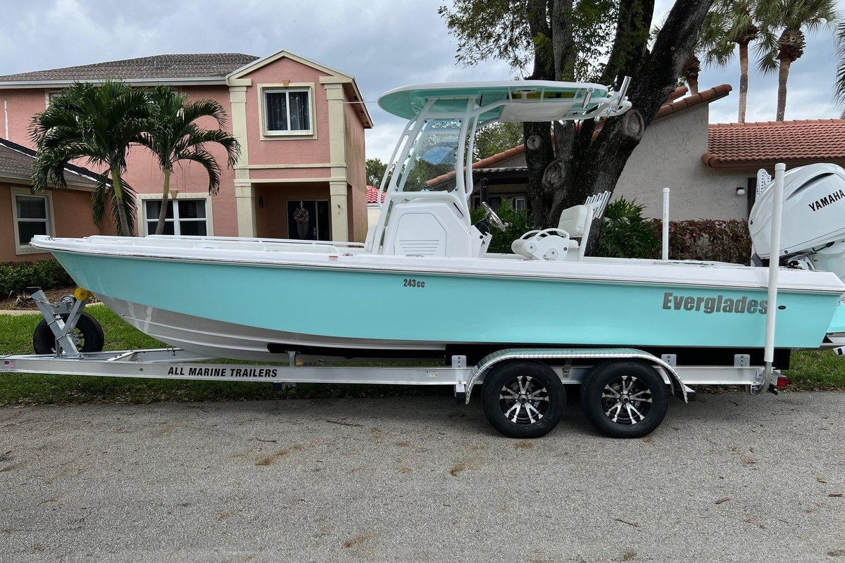 2022 Everglades 243 Center Console - Sold Boat