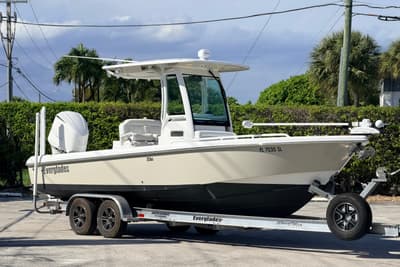 BOATZON | Everglades 253 Center Console 2019