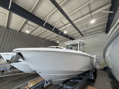 BOATZON | Everglades 315 Center Console 2025