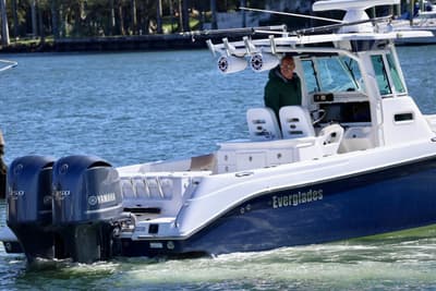 BOATZON | Everglades 320 Center Console 2011
