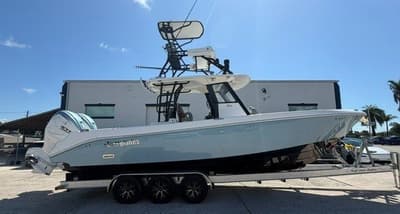 BOATZON | Everglades 33 Center Console 2024