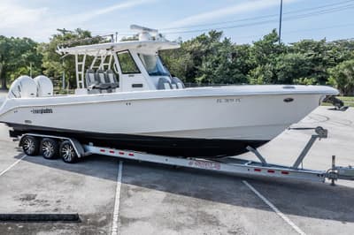 BOATZON | Everglades 335 Center Console 2021