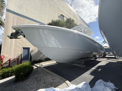 BOATZON | Everglades 335 Center Console 2026