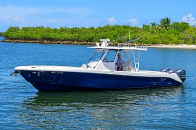 BOATZON | Everglades 355 Center Console 2018