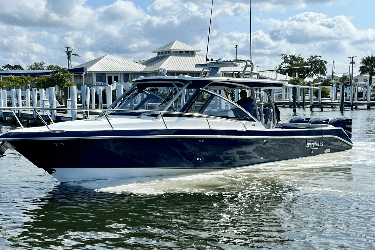 2019 Everglades 360LXC - Sold Boat