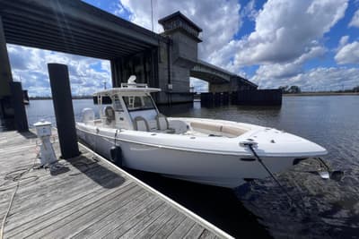 BOATZON | Everglades 365 Center Console 2020