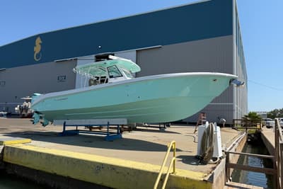 BOATZON | Everglades 365 Center Console 2021