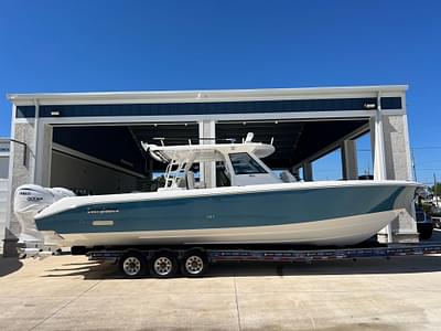 BOATZON | Everglades 395 CC 2025