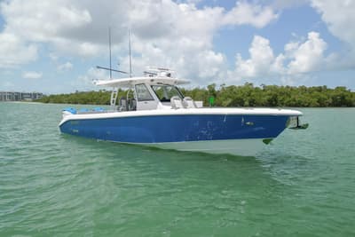 BOATZON | Everglades 395 Center Console 2023
