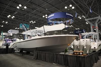 BOATZON | Everglades 395 Center Console 2025