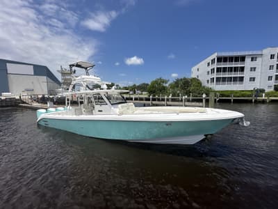 BOATZON | Everglades 435 Center Console 2017
